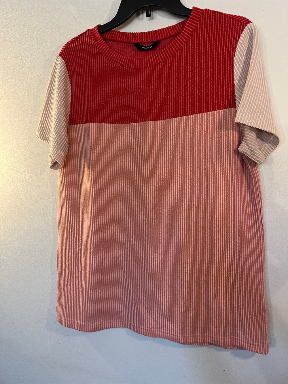 Colorblock Ribbed Short Sleeve Tee in Red and Pink by Unknown Brand